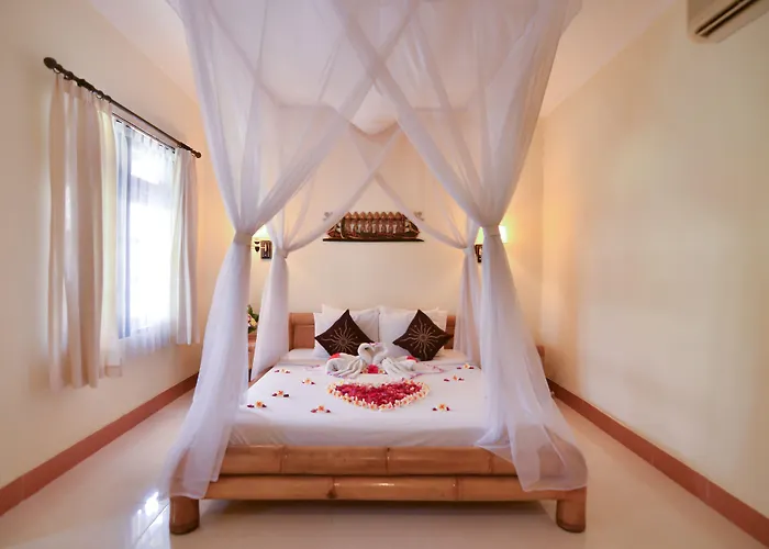 Hotel Aneka & 3*